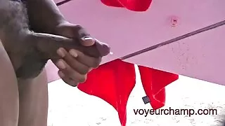 Un tuteur chauve a séduit gros seins chatte poilue une étudiante d'âge légal et lui a fourré une bite dans la chatte