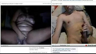 Fille après mature gros seins l'aspiration chevauche la verge d'un homme