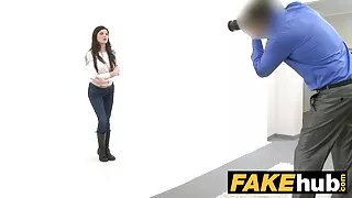 Guy et sa copine ont des relations sexuelles dans porno vieille femme la salle de bain