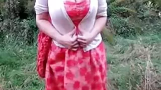 Un mec se porno de femme enceinte masturbe la chatte rose blonde et elle jouit des doigts