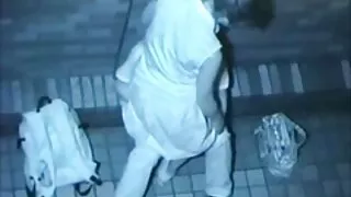 Homme baisé jeune salope en leggings et sperme sur grand mere sexe la chatte