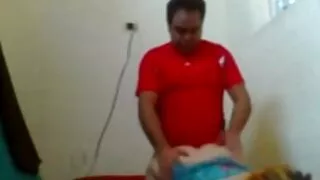 Guy sperme dans la bouche de sa copine porno grand mere après une pipe élégante
