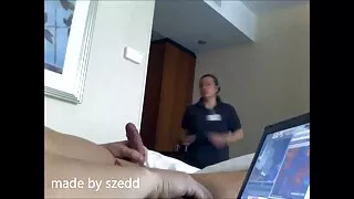 Un masseur sex femme grosse chauve lèche la chatte de sa petite amie et lui fourre le cul